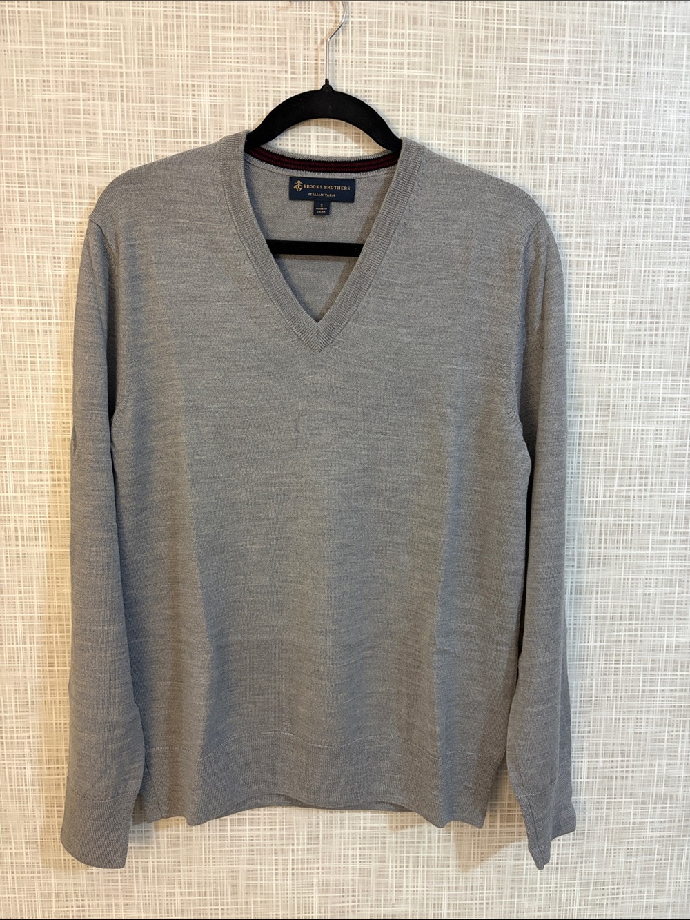 Brooks Brothers Men's Merino Wool V-Neck Sweater — Light Gray
